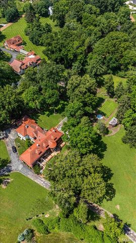 1601 S Warson Road, Ladue, MO 63124