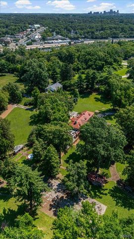 1601 S Warson Road, Ladue, MO 63124
