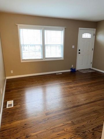 16305 E 17th Street, Independence, MO 64050