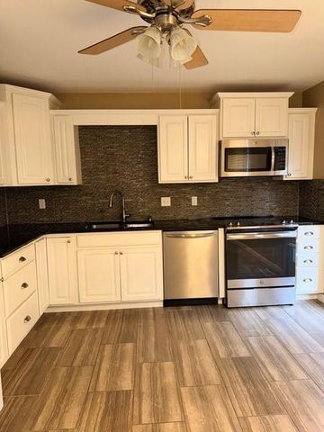 16305 E 17th Street, Independence, MO 64050