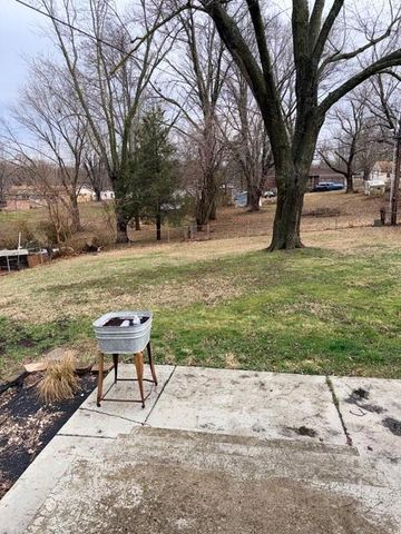 16305 E 17th Street, Independence, MO 64050