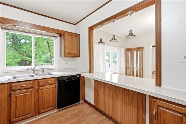 15 Walnut St, West Bridgewater, MA 02379