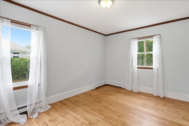 15 Walnut St, West Bridgewater, MA 02379
