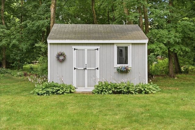 15 Walnut St, West Bridgewater, MA 02379