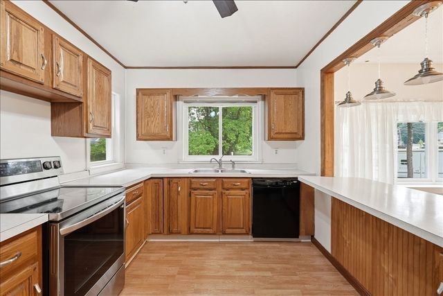 15 Walnut St, West Bridgewater, MA 02379