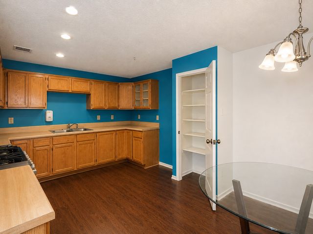 1928 La Prada Parkway, Mesquite, TX 75150