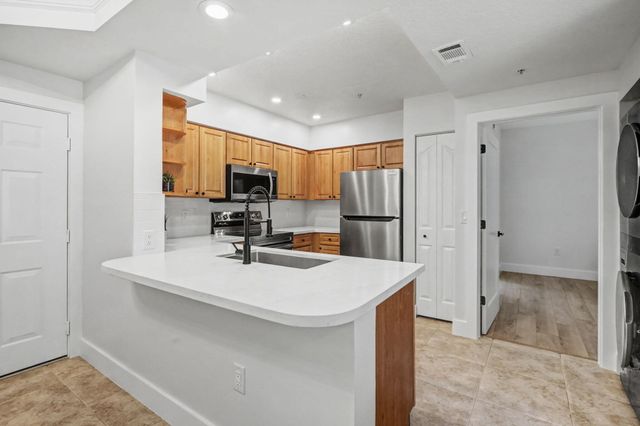 2028 Alta Meadows Lane 1010, Delray Beach, FL 33444