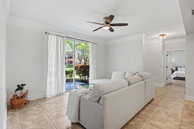 2028 Alta Meadows Lane 1010, Delray Beach, FL 33444