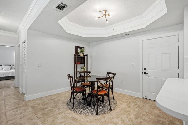 2028 Alta Meadows Lane 1010, Delray Beach, FL 33444