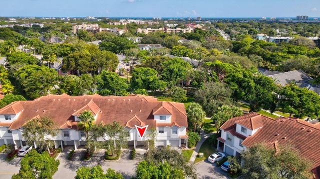 2028 Alta Meadows Lane 1010, Delray Beach, FL 33444