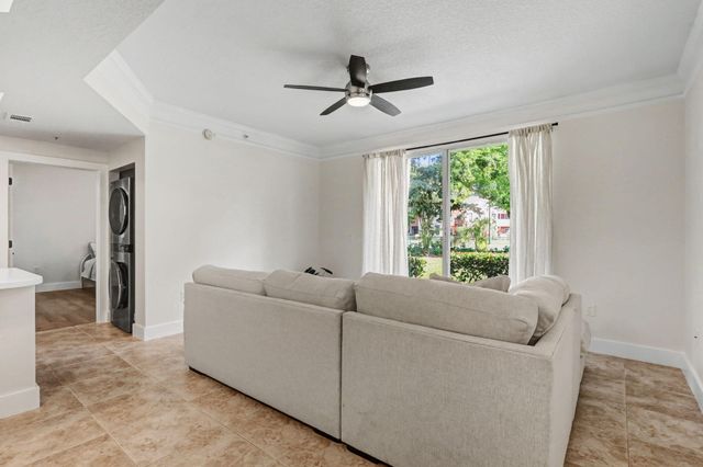 2028 Alta Meadows Lane 1010, Delray Beach, FL 33444