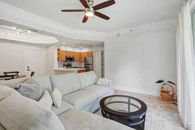 2028 Alta Meadows Lane 1010, Delray Beach, FL 33444