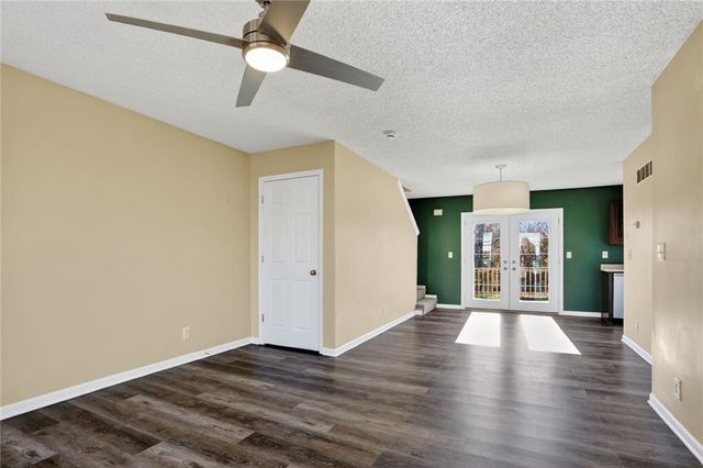 21680 S Main Street, Spring Hill, KS 66083