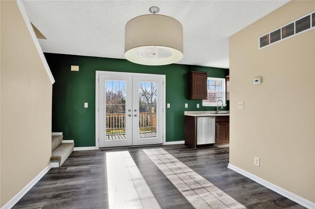 21680 S Main Street, Spring Hill, KS 66083