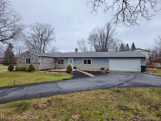 2287 Strader Drive, West Bloomfield, MI 48324