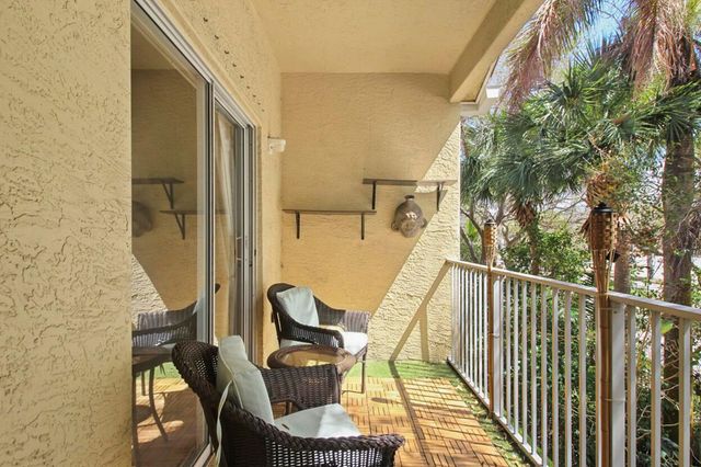 110 Lighthouse Circle H, Tequesta, FL 33469