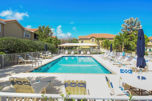110 Lighthouse Circle H, Tequesta, FL 33469