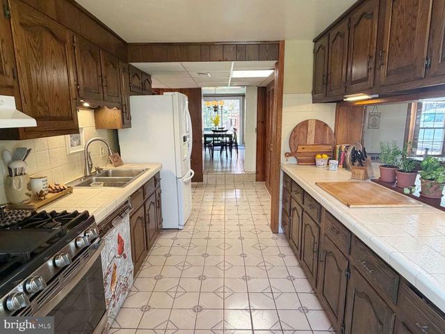 3169 MAYFLOWER RD, Plymouth Meeting, PA 19462