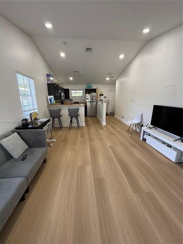 2441 NW 14th St, Fort Lauderdale, FL 33311