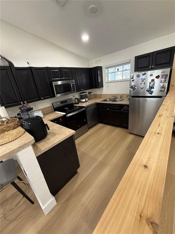 2441 NW 14th St, Fort Lauderdale, FL 33311
