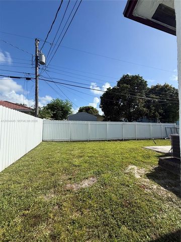 2441 NW 14th St, Fort Lauderdale, FL 33311