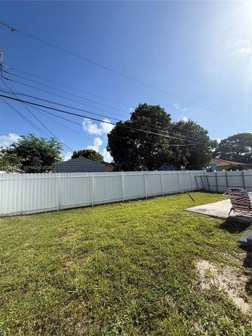 2441 NW 14th St, Fort Lauderdale, FL 33311