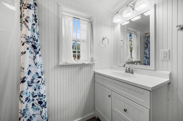 104 N Royal St, Deridder, LA 70634