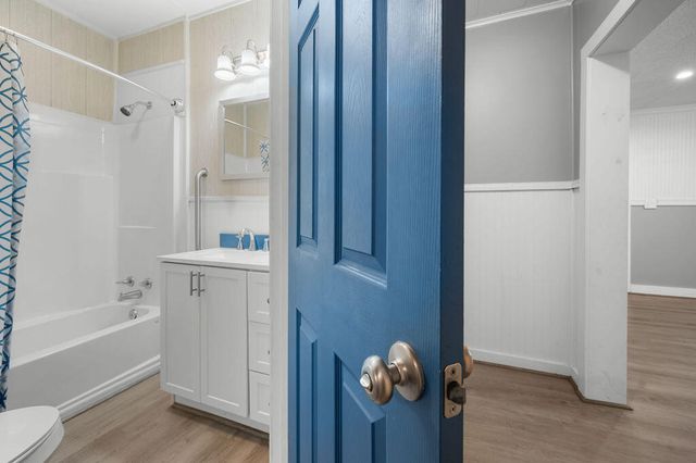 104 N Royal St, Deridder, LA 70634