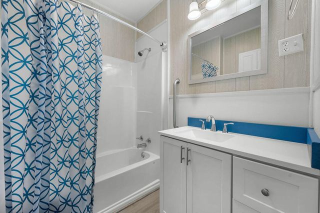 104 N Royal St, Deridder, LA 70634