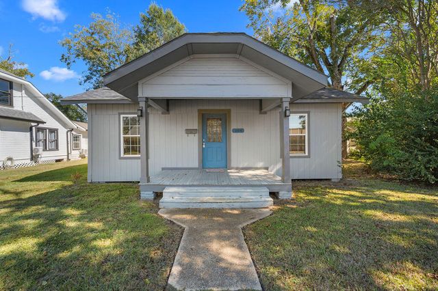 104 N Royal St, Deridder, LA 70634