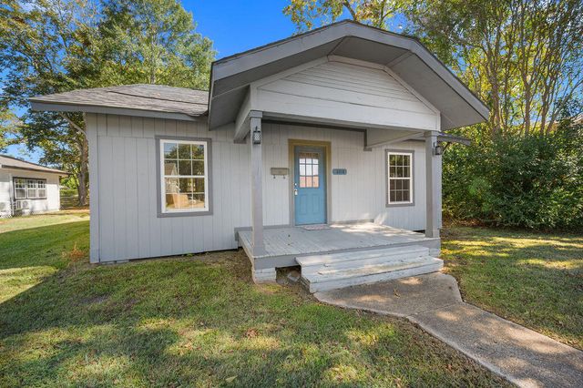104 N Royal St, Deridder, LA 70634