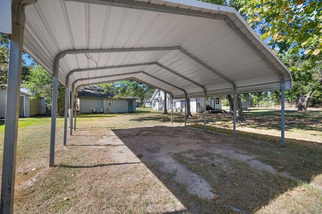 104 N Royal St, Deridder, LA 70634