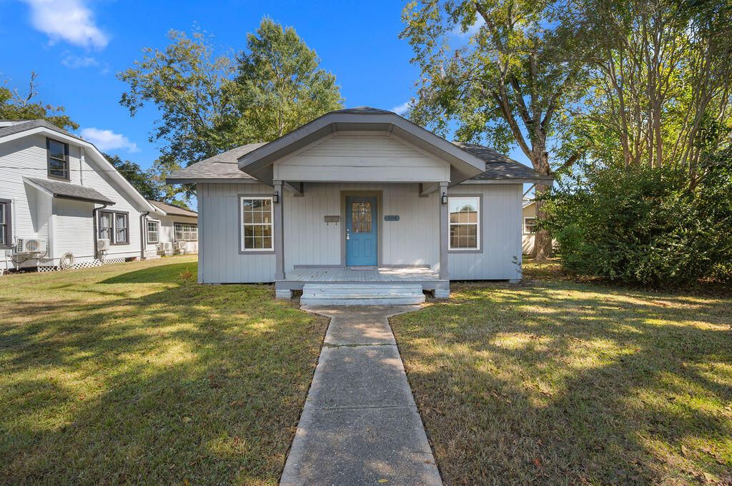 104 N Royal St, Deridder, LA 70634