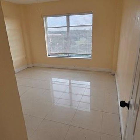 4174 Inverrary Drive 702, Lauderhill, FL 33319