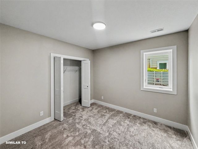 2942 Lake Hill Drive, Des Moines, IA 50320