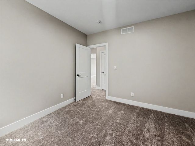 2942 Lake Hill Drive, Des Moines, IA 50320