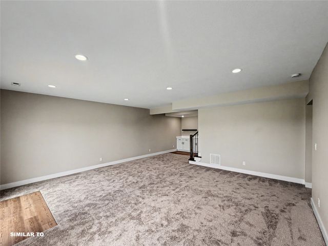 2942 Lake Hill Drive, Des Moines, IA 50320