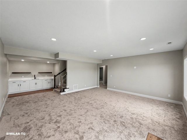 2942 Lake Hill Drive, Des Moines, IA 50320