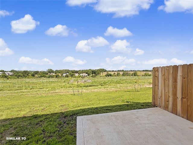 2942 Lake Hill Drive, Des Moines, IA 50320