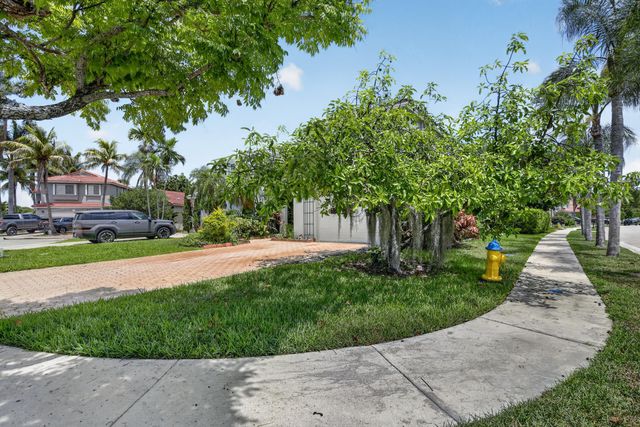 10690 NW 2nd Circle, Pembroke Pines, FL 33026