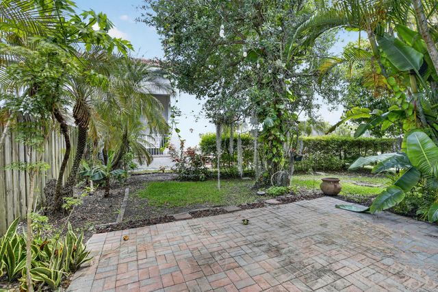 10690 NW 2nd Circle, Pembroke Pines, FL 33026