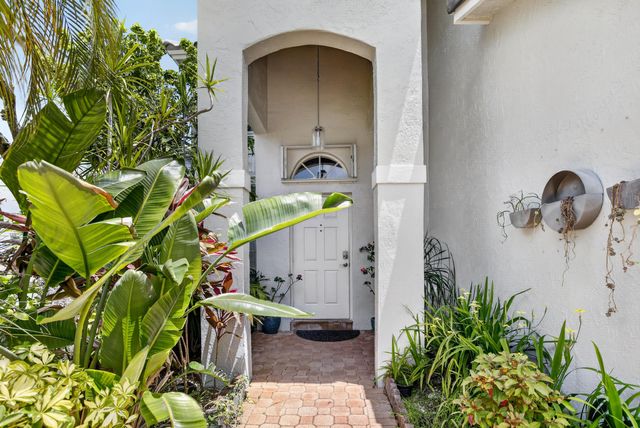 10690 NW 2nd Circle, Pembroke Pines, FL 33026
