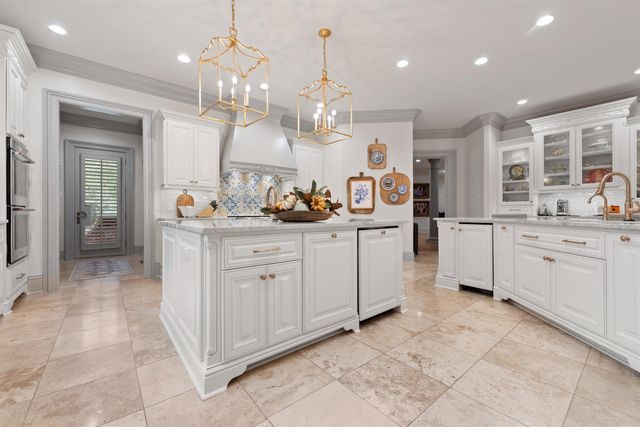 67 Sologne Circle, Little Rock, AR 72223