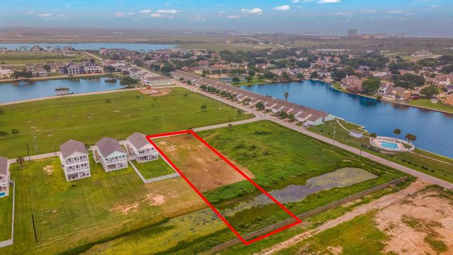 2445 103rd Street, Galveston, TX 77554