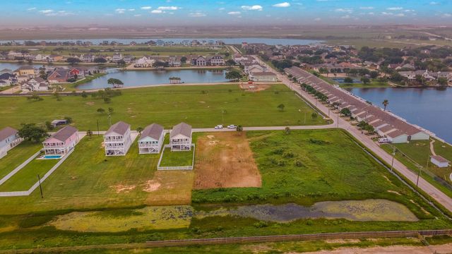 2445 103rd Street, Galveston, TX 77554