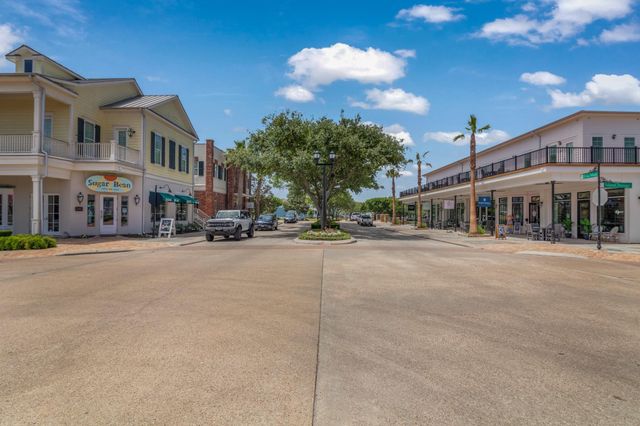 2445 103rd Street, Galveston, TX 77554