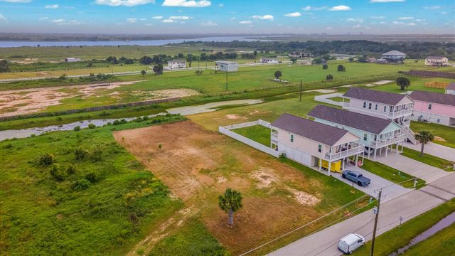 2445 103rd Street, Galveston, TX 77554