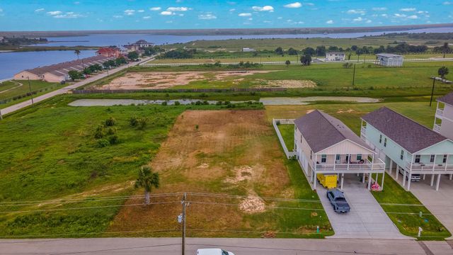 2445 103rd Street, Galveston, TX 77554