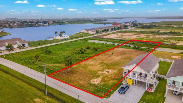 2445 103rd Street, Galveston, TX 77554