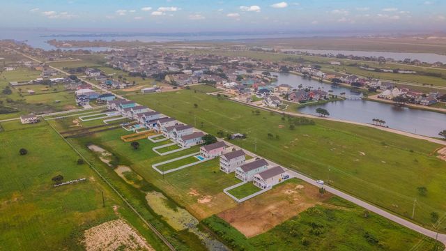 2445 103rd Street, Galveston, TX 77554